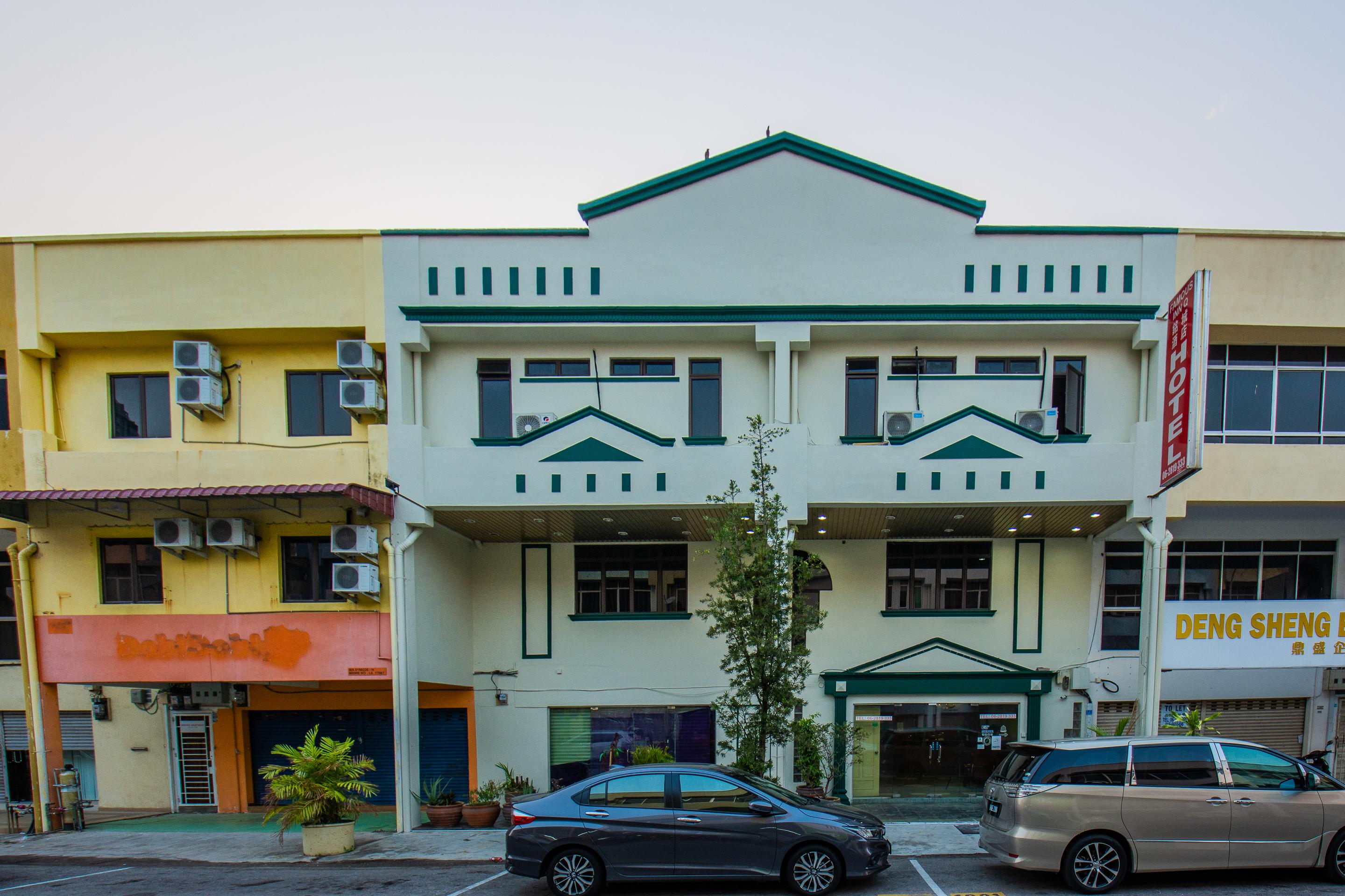 Oyo 746 ホテル フェーマス イン Malacca エクステリア 写真